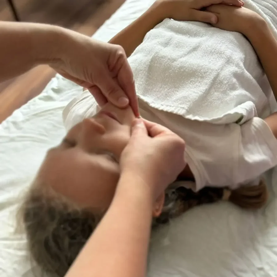 TheraDiem_Gesichtsmassage_web TheraDiem_Gesichtsmassage_web